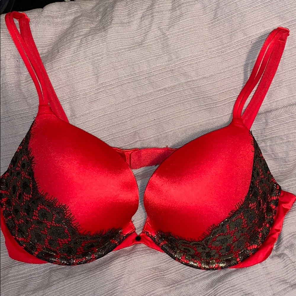 VICTORIA SECRET PUSH UP